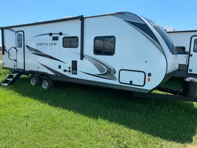 2023 GULFSTREAM ENVISION EV258RB, SINGLE LIVING ROOM/ KITCHEN SLID. DINNETTE BED, MASSAGE AND HEATED...