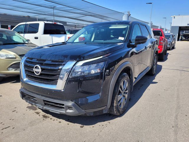 2023 Nissan Pathfinder S | AWD | CLOTH | BACK UP CAM | 3RD ROW in Cars & Trucks in Calgary