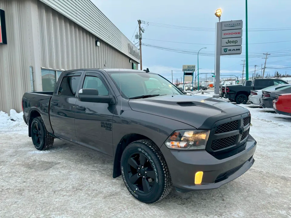 2021 Ram 1500 Classic EXPRESS, NIGHT EDITION, HEATED SEATS AND S