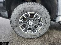 Short Box Crew Cab 1500 4WD – Summit White with Jet Black/Graystone interior, keyless open and start... (image 5)