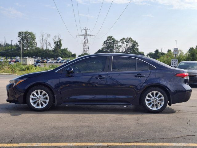 2020 Toyota Corolla XLE Sedan | Leather | Sunroof | Nav in Cars & Trucks in Guelph - Image 2