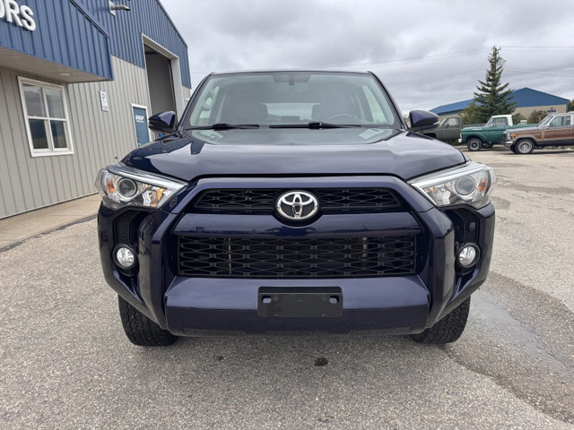 2016 Toyota 4Runner SR5 Premium 4WD in Cars & Trucks in Winnipeg - Image 2