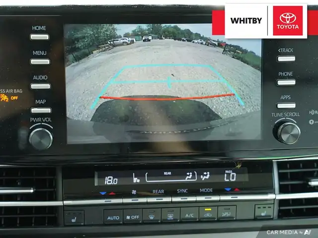 2021 Toyota Sienna LE Hybrid AWD 2.5L / 8-Passenger / Parking Ca in Cars & Trucks in Oshawa / Durham Region - Image 27