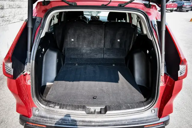 2024 Honda CR-V Sport • SUNROOF • POWER LIFTGATE • HEATED SEATS in Cars & Trucks in Kingston - Image 9