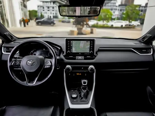 2021 Toyota RAV4 Hybrid XSE AWD in Cars & Trucks in City of Toronto - Image 29