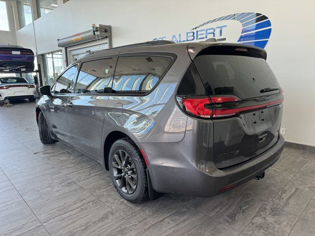 2021 Chrysler Pacifica Touring-L in Cars & Trucks in St. Albert - Image 3