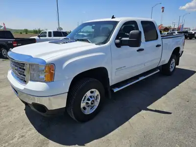2013 GMC SIERRA 2500 SLE CREW 6.6L 4x4 JAMAIS ACCIDENTÉ!! Livraison partout au Québec possible ** To...
