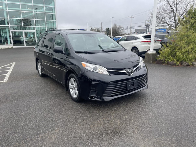 Toyota Sienna LE 2020 - BAS MILLAGE - in Cars & Trucks in Québec City - Image 4