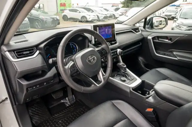 2024 Toyota RAV4 Hybrid XLE dans Autos et camions dans Ville d’Edmonton - Image 17
