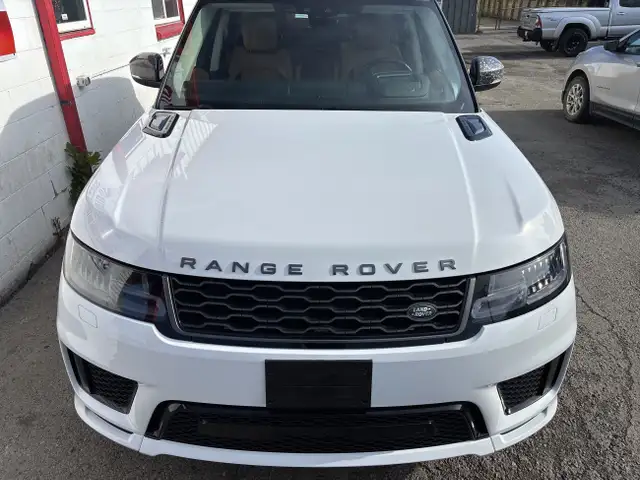 2020 Land Rover Range Rover Sport V8 Supercharged HSE Dynamic 5. in Cars & Trucks in Calgary - Image 3