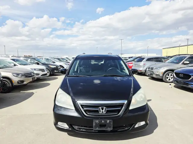 2007 Honda Odyssey Touring Leather DVD Camera Power Sliding door in Cars & Trucks in Calgary - Image 3