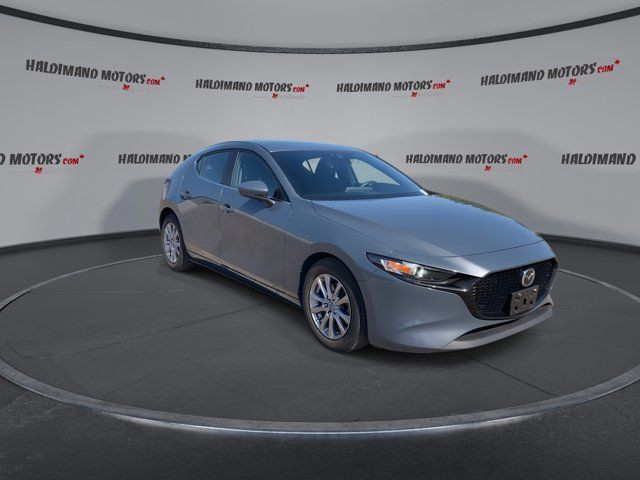 2019 Mazda Mazda3 Sport GS AWD | Heated Seats | Sunroof in Cars & Trucks in Hamilton - Image 2