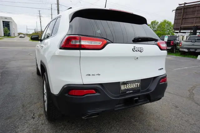 2017 Jeep Cherokee in Cars & Trucks in Oakville / Halton Region - Image 6