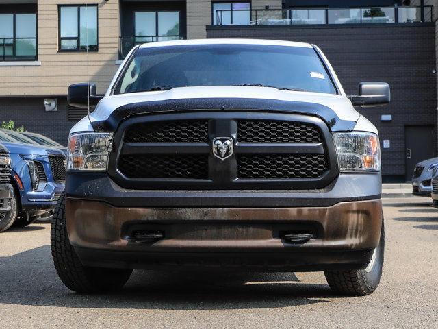 2017 RAM 1500 ST 5.7L 4WD Quad Cab Remote Start 6 Seater Air in Cars & Trucks in Edmonton - Image 4
