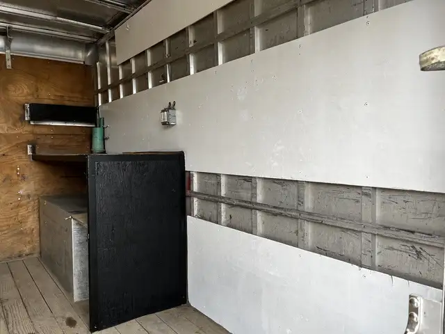 2008 Ram 5500 12 Foot Cube Van with Shelves in Heavy Trucks in City of Toronto - Image 21