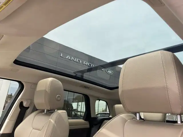 2019 Land Rover Range Rover Evoque SE WINTER TIRES INCLUDED! dans Autos et camions dans Ville d’Halifax - Image 25