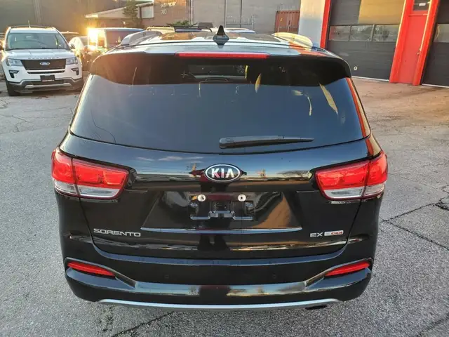 2017 Kia Sorento AWD EX Turbo *Leather / Rear View Camera* in Cars & Trucks in London - Image 6
