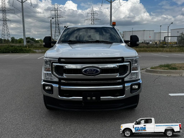 2020 Ford F-350 XLT Crew Cab Flat Bed 4WD in Cars & Trucks in City of Toronto - Image 2