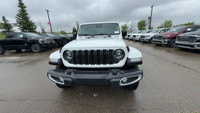 EXECUTIVE CROSSTOWN DEMO! This 2024 JEEP GLADIATOR SPORT 4X4 has the following options Cloth Low-Bac... (image 4)