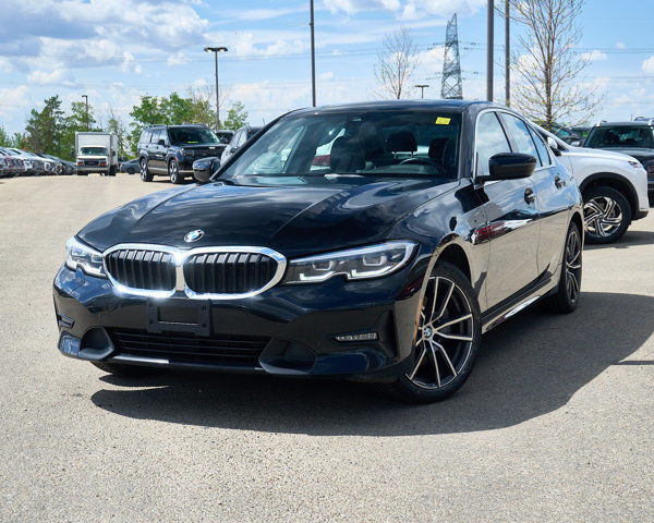 2022 BMW 3 Series 330i xDrive | AWD | 2.0L Turbo | Sunroof in Cars & Trucks in Edmonton