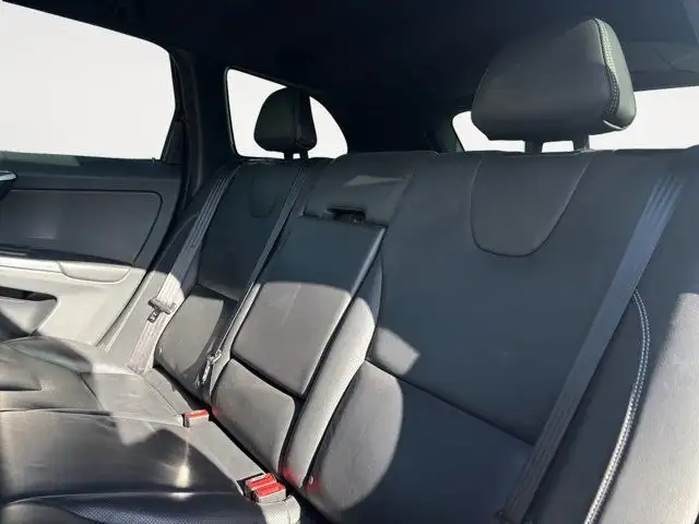 2014 Volvo XC60 T6 R-Design BACKUP CAMERA SUNROOF in Cars & Trucks in Calgary - Image 14