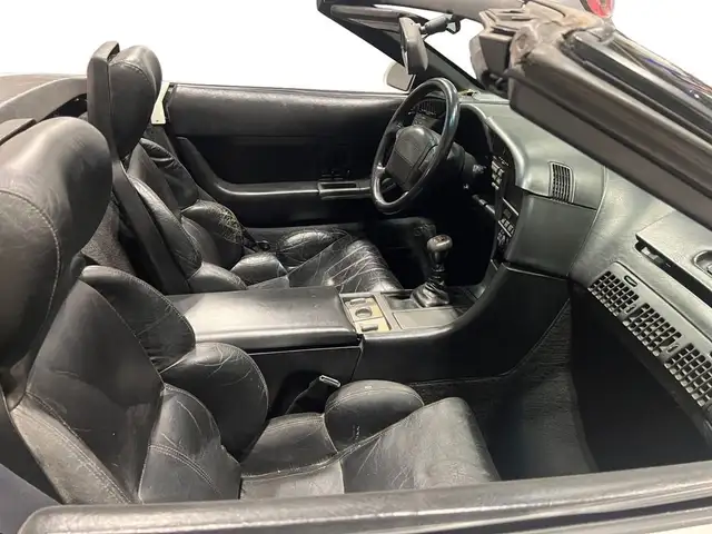 1990 Chevrolet Corvette 2dr Convertible in Cars & Trucks in Edmonton - Image 15