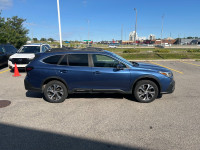Nouvel Arrivage! La Subaru Outback Limited 2022 est un VUS intermédiaire raffiné qui allie confort,... (image 3)