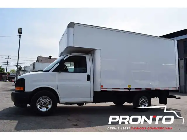 2017 GMC Savana 3500 ** 12 foot Cube Deck ** V8 4.8L **62937538847235123