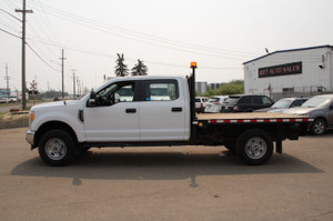 2017 Ford F 350 XLT CREW CAB FLAT DECK