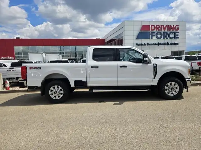 2023 Ford Super Duty F-250 SRW XLT 4WD Crew Cab 6.75' Box, 7.3L  dans Autos et camions dans Saint-Albert - Image 8