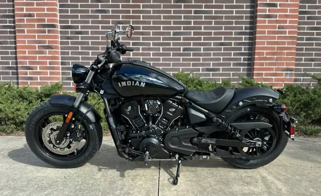 2025 INDIAN SCOUT BOBBER 1133CC - BLACK in Street, Cruisers & Choppers in Edmonton - Image 4