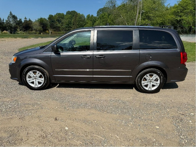 2017 Dodge Grand Caravan Crew Plus gps cuir tv/dvd in Cars & Trucks in Lanaudière