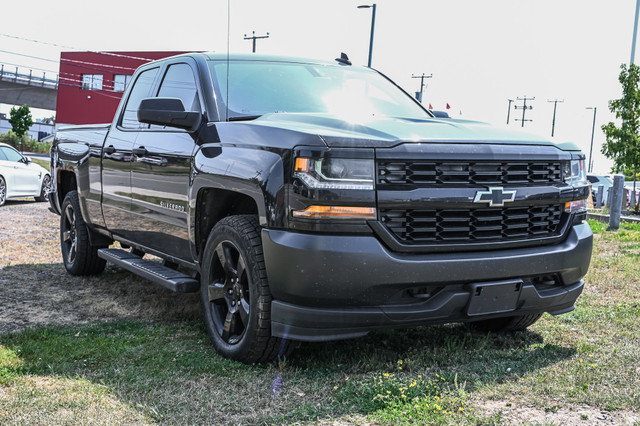 2016 Chevrolet Silverado 1500 Double 4x4 Custom / Standard Box 1 in Cars & Trucks in City of Montréal - Image 2