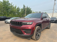 Decouvrez ce superbe Jeep Grand Cherokee Laredo 2022 au style affirme et a la polyvalence legendaire... (image 2)