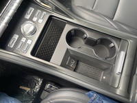 The 2025 Nautilus is a new take on the midsize favourite Lincoln. The front end and signature grill... (image 9)
