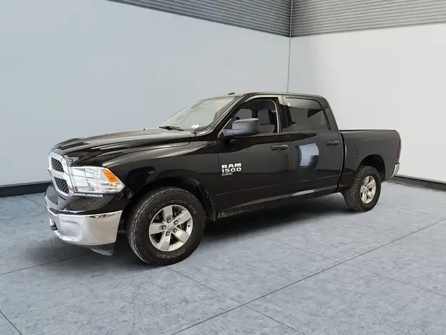 2023 Ram 1500 Classic Crew Cab SLT 4x4 Uconnect 6 Passengers Came62936595030147122