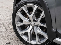 2017 Volkswagen Golf Alltrack S - Grey on Black Leather Interior - Loaded with Bluetooth, Navi, Back... (image 5)