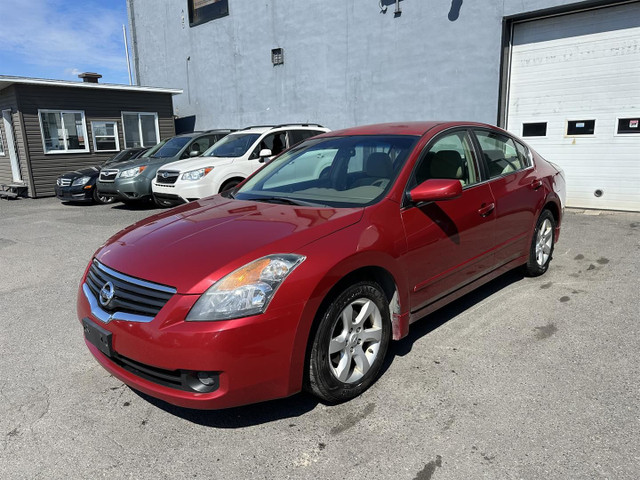 Nissan Altima 2.5L aut tout equipe etat impeccable doccasion 200 dans Autos et camions  à Ville de Montréal - Image 2