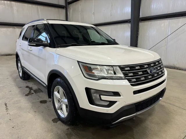 2016 Ford Explorer XLT | 4x4 | Navigation | Back Up Camera