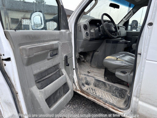 2013 Ford Econoline Cargo Van E-250 Extended in Cars & Trucks in Mississauga / Peel Region - Image 3