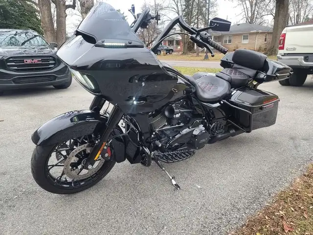 2021 HARLEY-DAVIDSON ROAD GLIDE-BLACK! in Street, Cruisers & Choppers in Edmonton - Image 5
