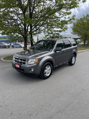 2009 Ford Escape XLT  /  ONLY 90,000 ORIGINAL KMS