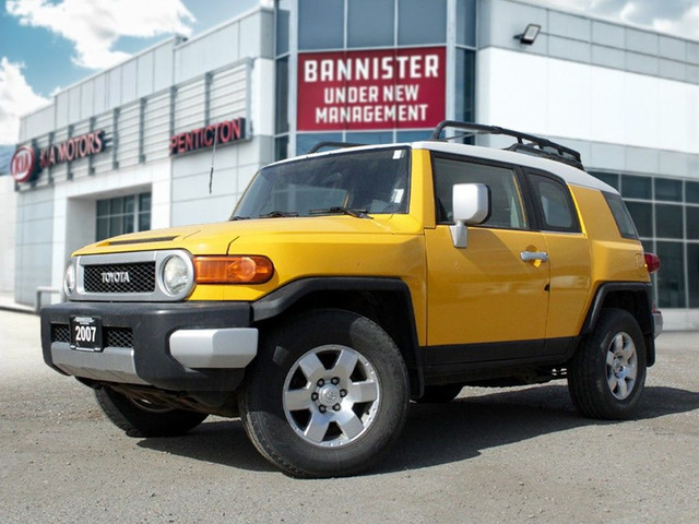 2007 Toyota FJ Cruiser in Cars & Trucks in Penticton