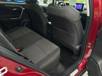 No reported accidents. Equipped with power seat, power liftgate, sunroof, heated seats, heated steer... (image 8)