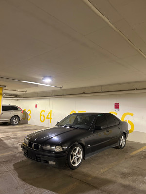 1992 BMW 3 Series 320i