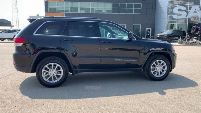 2021 Jeep Grand Cherokee Laredo | Remote Start | Heated Seats in Cars & Trucks in Edmonton - Image 3