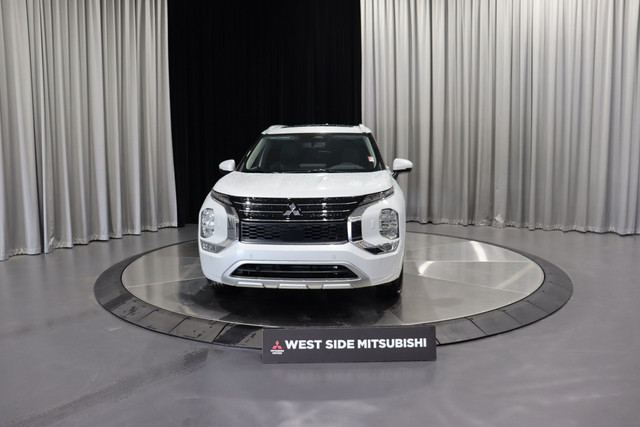 2024 Mitsubishi Outlander GT in Cars & Trucks in Edmonton