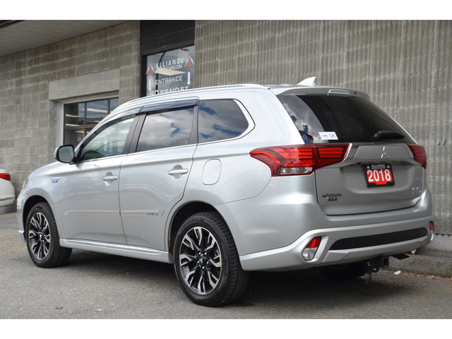  2018 Mitsubishi Outlander PHEV SE S-AWC ONLY 5% GST, NO PST! in Cars & Trucks in Burnaby/New Westminster - Image 4