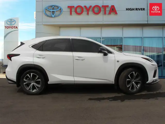 2018 Lexus NX300 FSPORT AWD w/ 2 Sets of Tires in Cars & Trucks in Calgary - Image 5