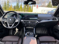This BMW 3 Series boasts a Intercooled Turbo Premium Unleaded I-4 2.0 L/122 engine powering this Aut... (image 9)